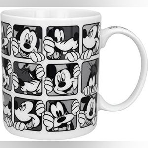 Set of 4 Mickey Mouse & Pluto Mugs NWOT
